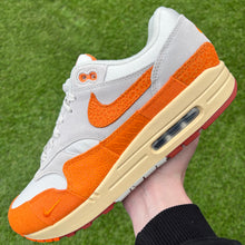 Load image into Gallery viewer, Nike Air Max 1 Master Magma (UK9.5)
